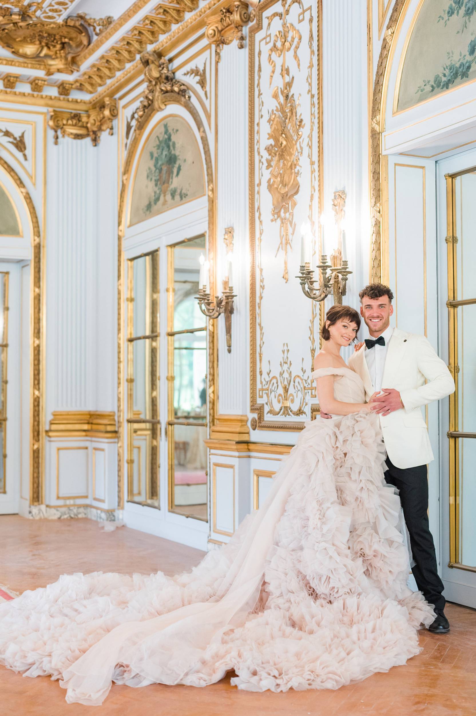 Dreamy Elstowe Manor Styled Wedding_Andrea Krout Photography_elstowe-manor-elkins-estate-wedding-andrea-krout-photography-94_low vintage wedding theme