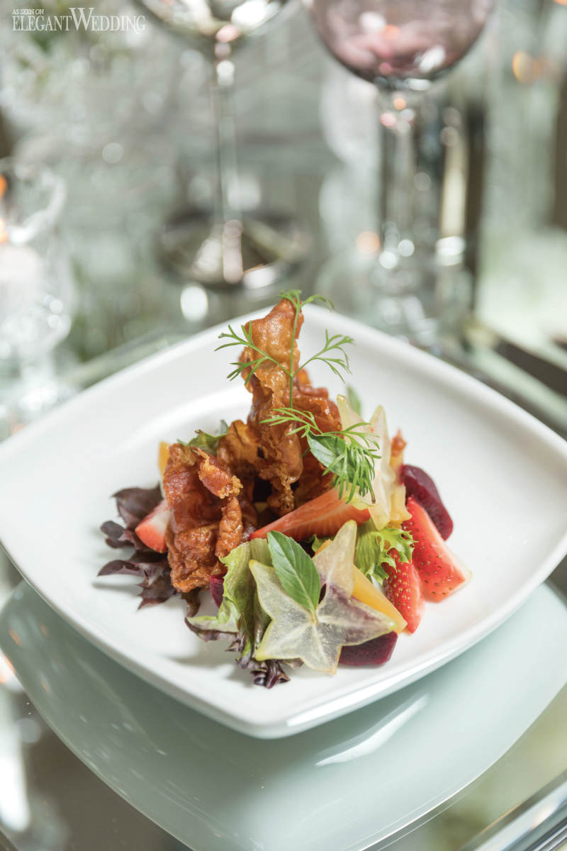 elegant-wedding-modern-mirror-wedding-inspiration17 Wedding Catering Ideas