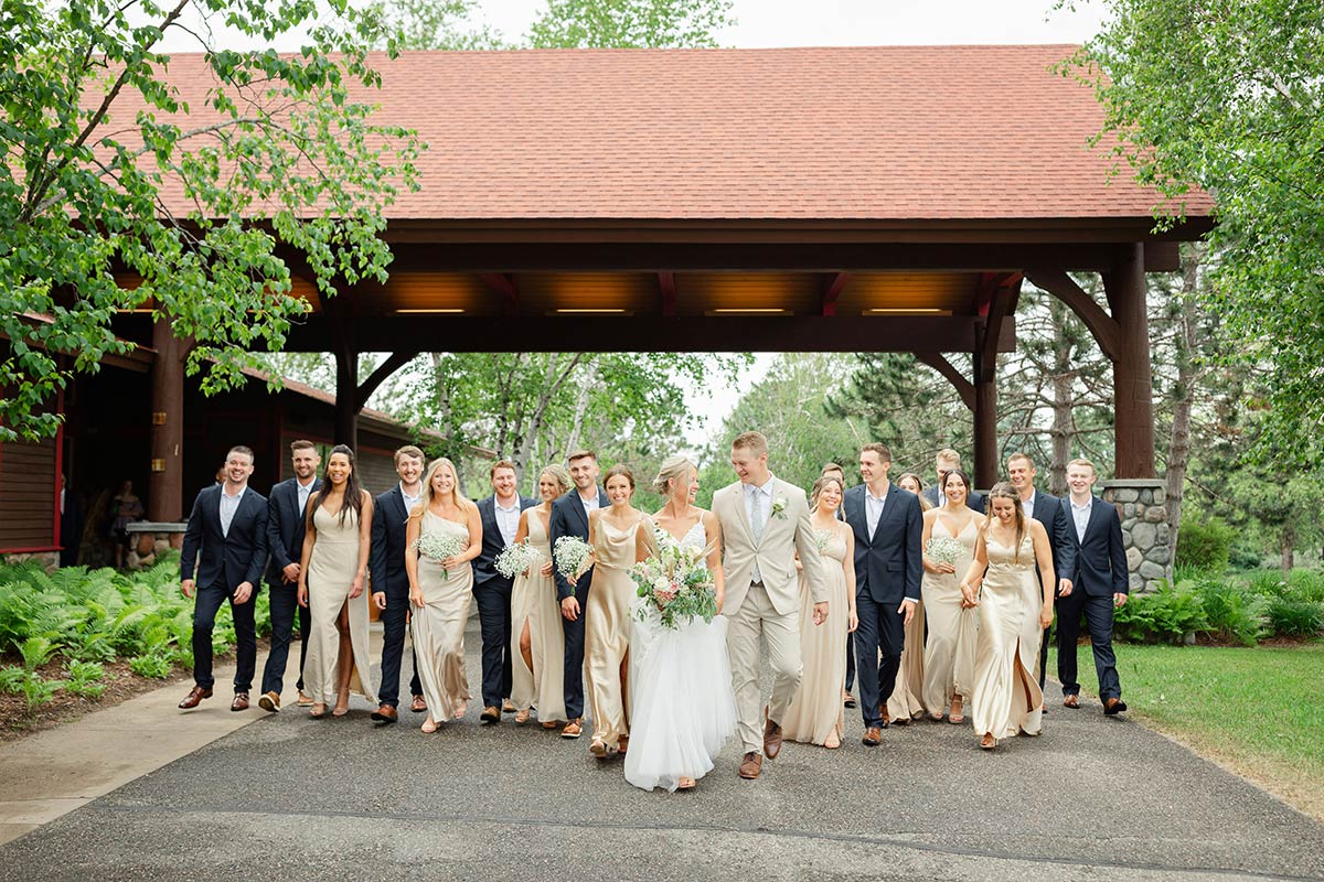 jennifer-kalenberg-xHUzr4_awVU-unsplash summer bridesmaid dresses