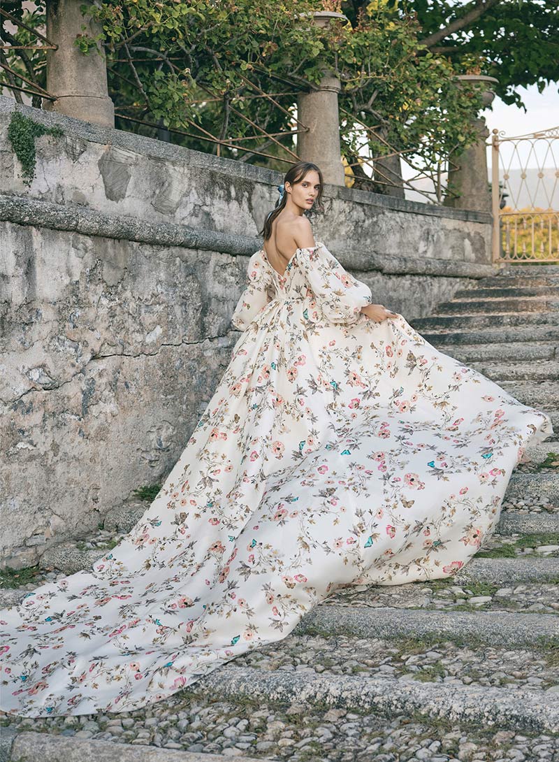monique_lhuillier_floral_wedding_dress 2021 wedding trends