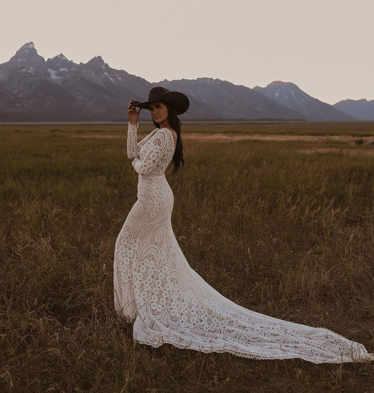 Picture1 long sleeve lace wedding dresses